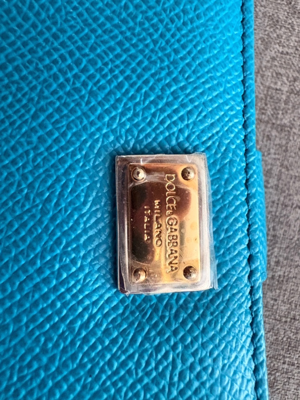 Dolce & Gabbana Turquoise Leather Wallet with Gold Plaque - Picture 3 of 8